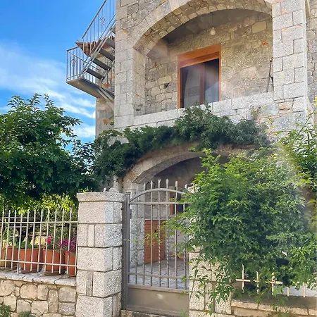 בית נופש Stara Stone House Tranquil Garden & Dazzling View