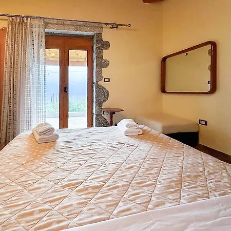 Stara Stone House Tranquil Garden & Dazzling View בית נופש